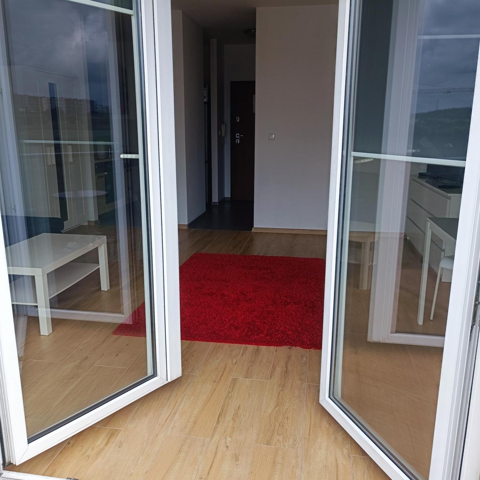 69, - Jasien Apartment *